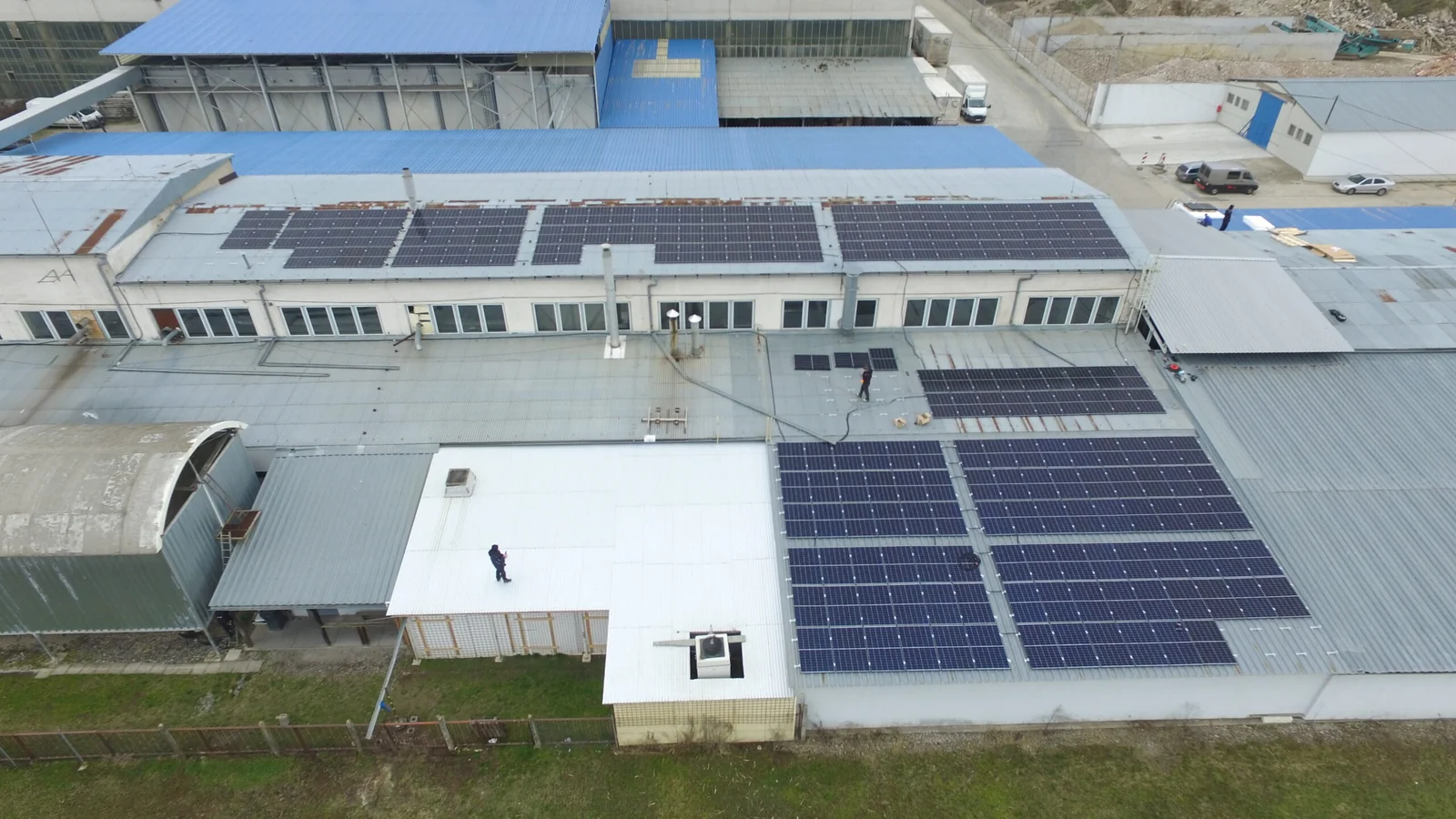 Priemyselná hala s fotovoltickou elektrárňou v Michalovciach, Michalovce