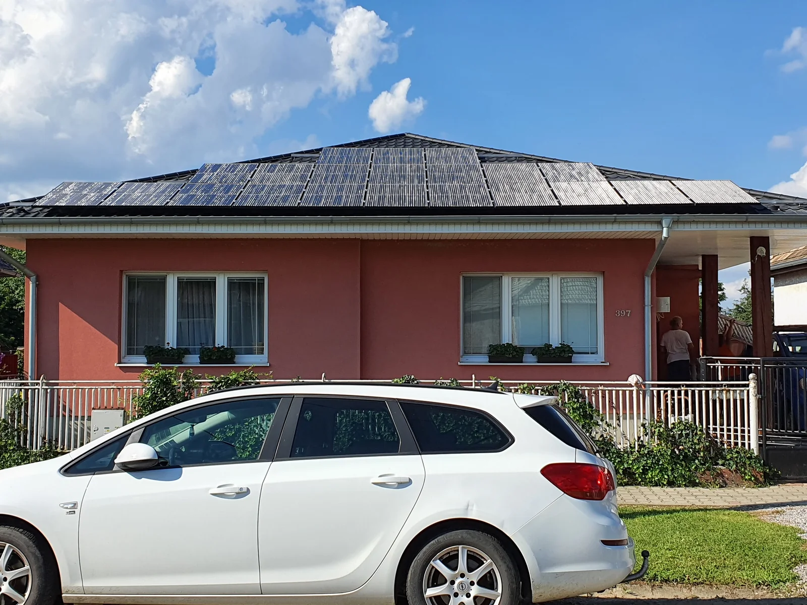Solárne panely na bungalove v Lelesi