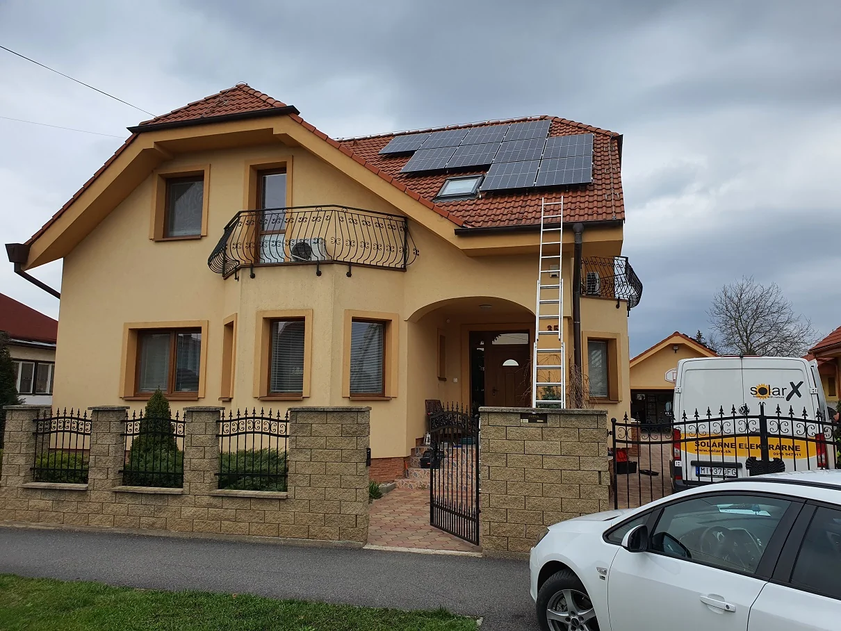 Solárne panely na rodinnom dome v Michalovciach