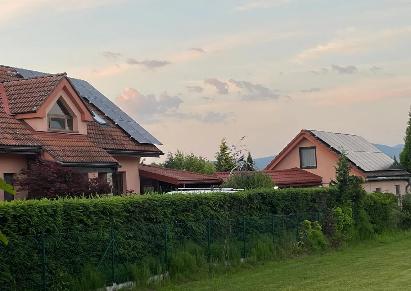 Hotová fotovoltická elektráreň na rodinnom dome v Suchom