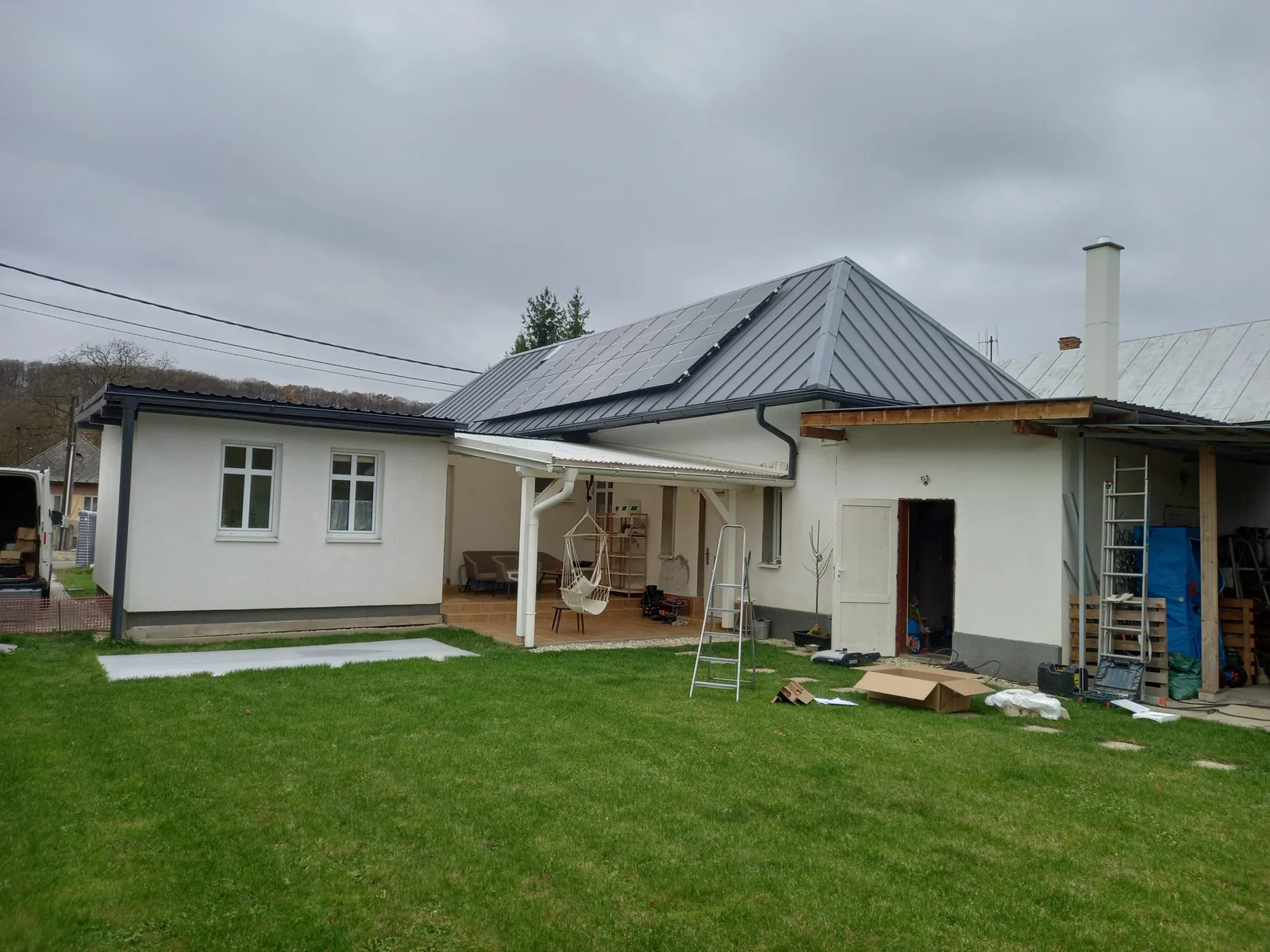 Solárne panely na rodinnom dome vo Vranove nad Topľou