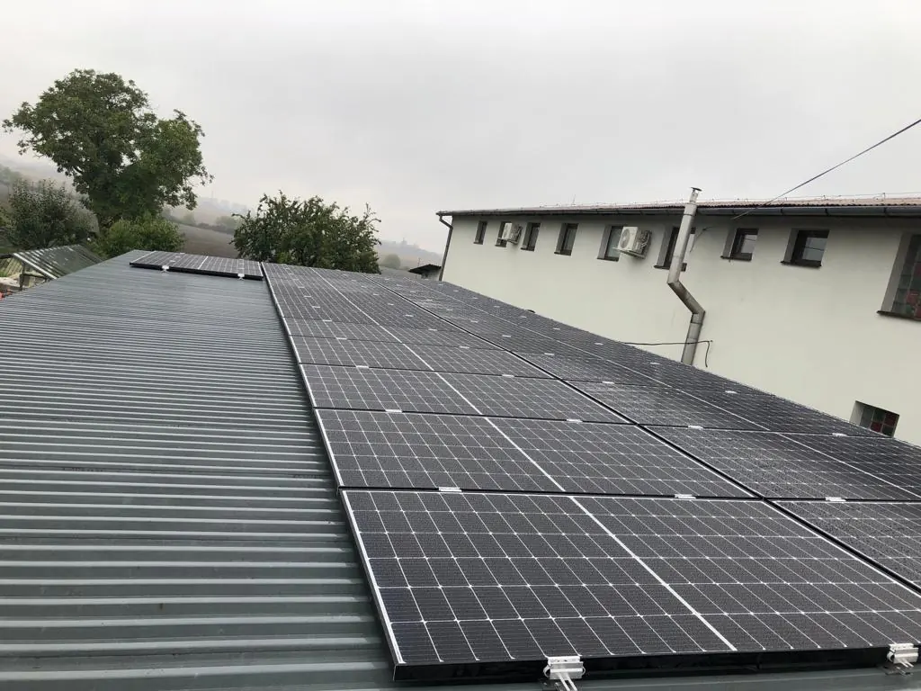 Fotovoltická elektráreň na ubytovacom zariadení v Zalužiciach, Zalužice